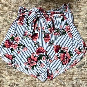 Floral front tie shorts